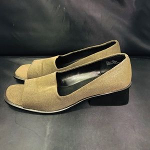 Aerosoles Fab Calloway Size 8 B Open Toe Mules Tan